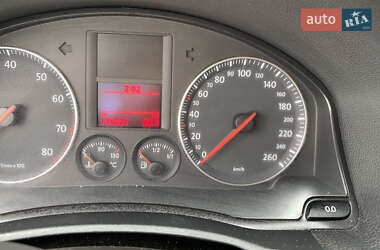 Хетчбек Volkswagen Golf 2005 в 