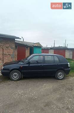 Хетчбек Volkswagen Golf 1995 в 
