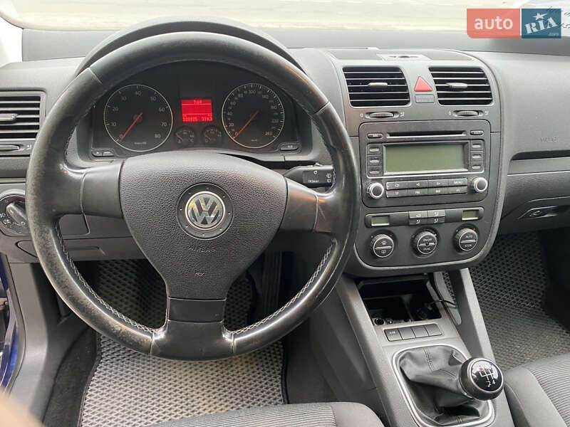 Хетчбек Volkswagen Golf 2006 в Славуті