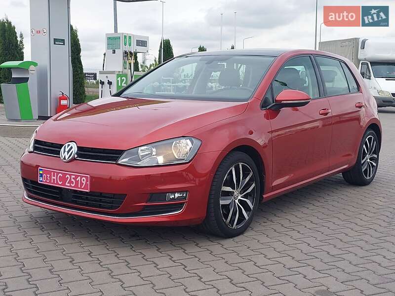 Хетчбек Volkswagen Golf 2015 в 