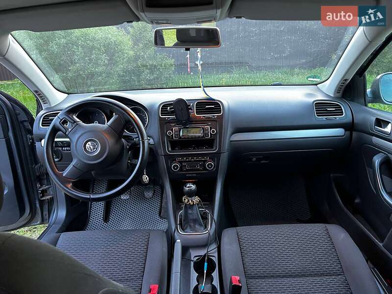 Універсал Volkswagen Golf 2010 в Ратному