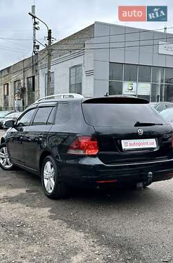 Універсал Volkswagen Golf 2012 в 