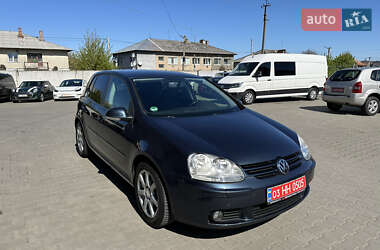Хетчбек Volkswagen Golf 2006 в 