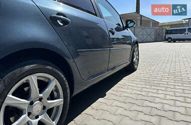 Хетчбек Volkswagen Golf 2006 в 
