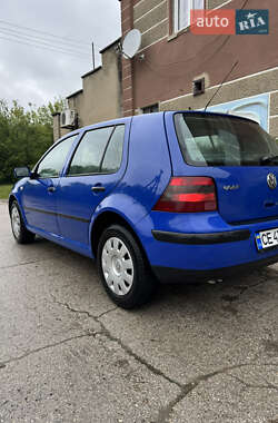 Хэтчбек Volkswagen Golf 2000 в 