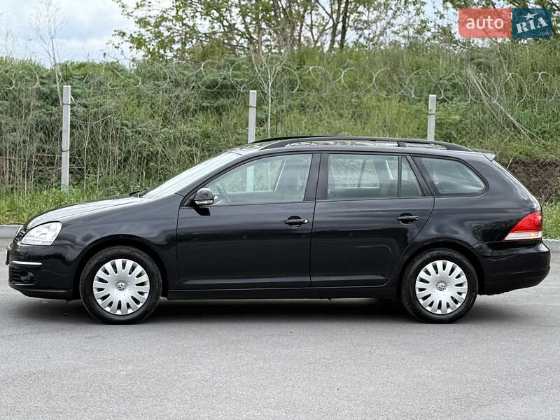 Універсал Volkswagen Golf 2009 в Вінниці