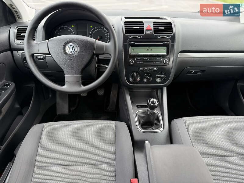 Універсал Volkswagen Golf 2009 в Вінниці