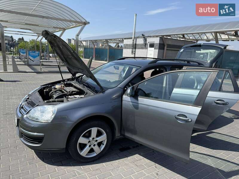 Універсал Volkswagen Golf 2007 в Луцьку