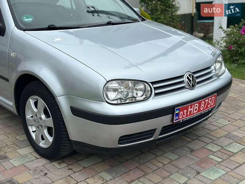 Универсал Volkswagen Golf 2003 в Бучаче