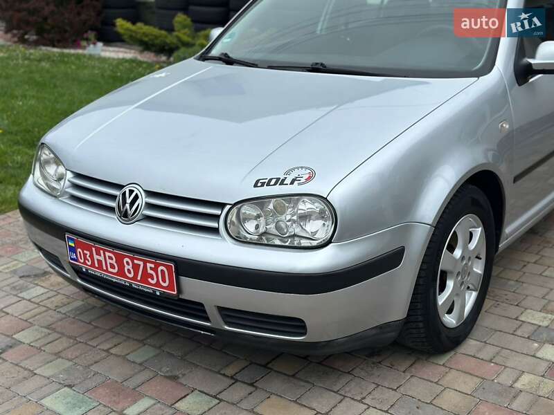 Универсал Volkswagen Golf 2003 в Бучаче
