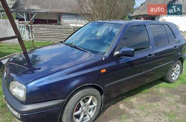 Хэтчбек Volkswagen Golf 1993 в 