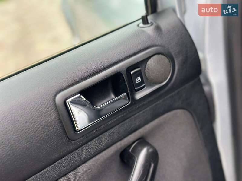 Универсал Volkswagen Golf 2003 в Бучаче