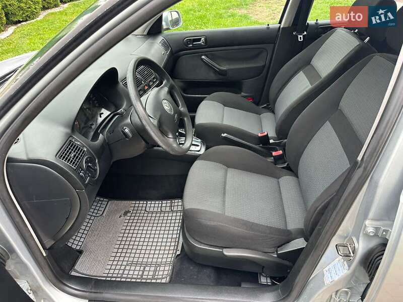 Универсал Volkswagen Golf 2003 в Бучаче