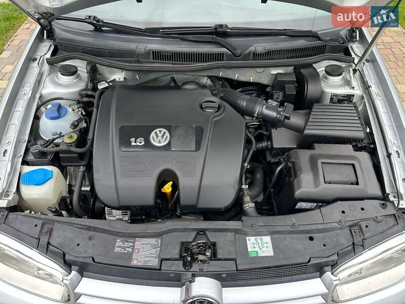 Универсал Volkswagen Golf 2003 в Бучаче