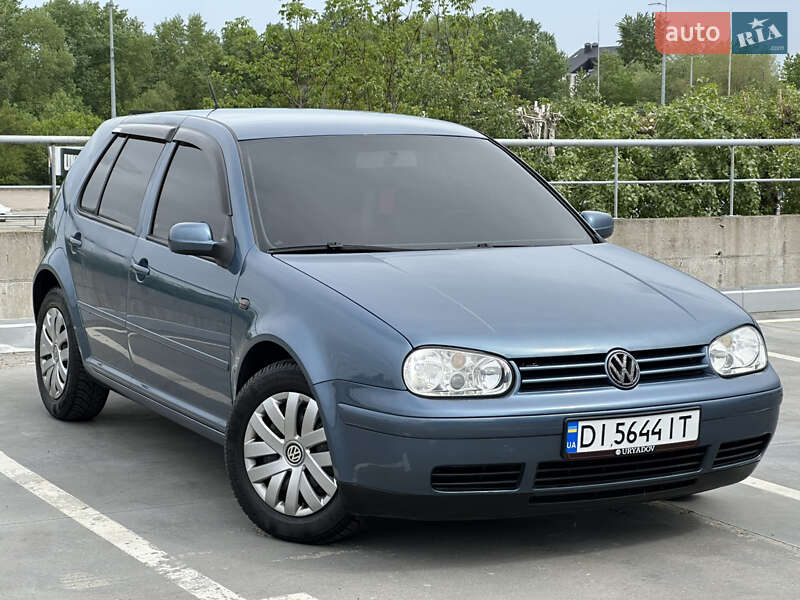 Volkswagen Golf 2003