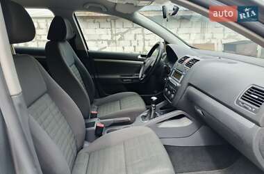 Хетчбек Volkswagen Golf 2007 в 