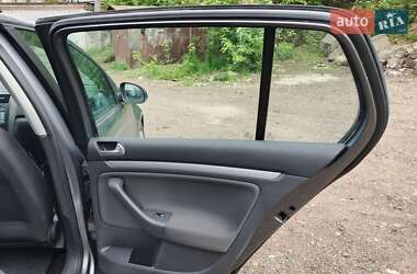 Хетчбек Volkswagen Golf 2007 в 