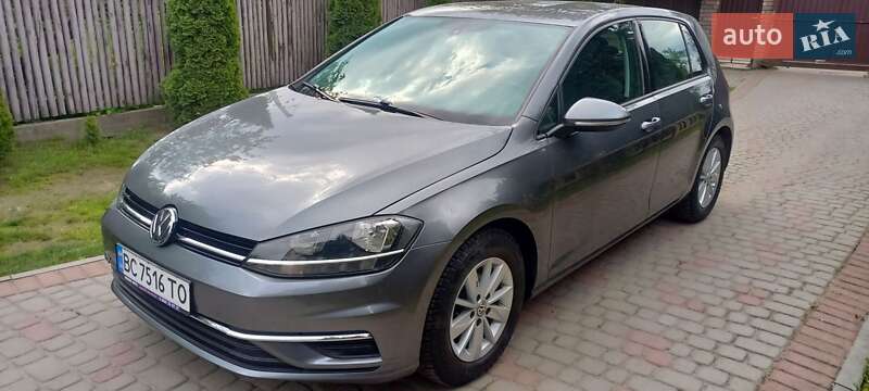 Хэтчбек Volkswagen Golf 2019 в Львове