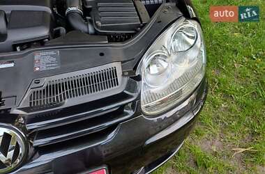 Хетчбек Volkswagen Golf 2006 в 