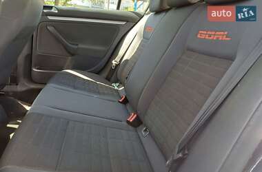 Хетчбек Volkswagen Golf 2006 в 