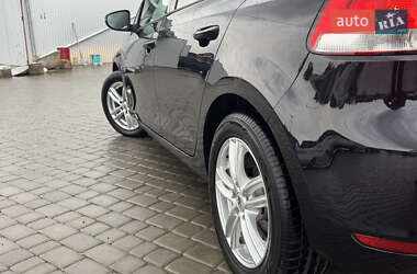 Хетчбек Volkswagen Golf 2011 в 