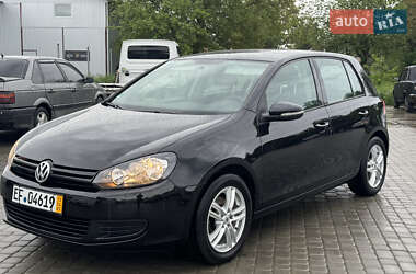 Хетчбек Volkswagen Golf 2011 в 