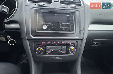 Хетчбек Volkswagen Golf 2011 в 