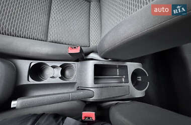 Хетчбек Volkswagen Golf 2011 в 