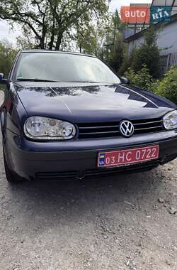 Хетчбек Volkswagen Golf 2003 в 