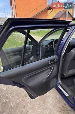 Хетчбек Volkswagen Golf 2003 в 