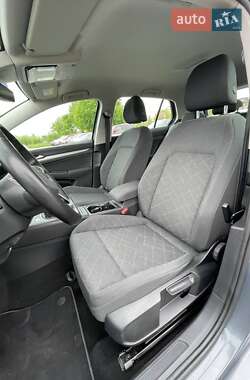 Хэтчбек Volkswagen Golf 2020 в 