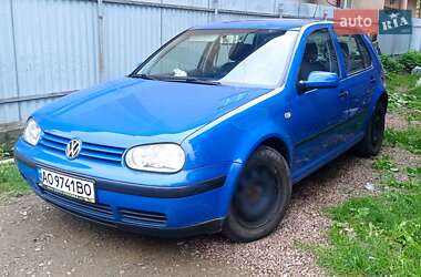 Хетчбек Volkswagen Golf 2001 в Нижній Апші