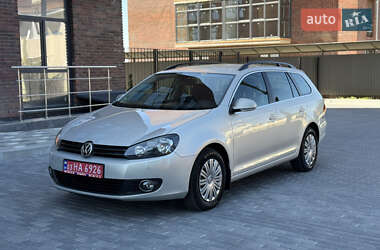 Универсал Volkswagen Golf 2010 в Полтаве