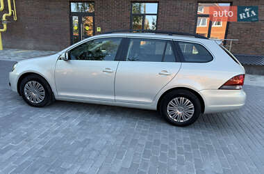 Універсал Volkswagen Golf 2010 в 