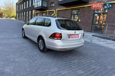 Універсал Volkswagen Golf 2010 в 
