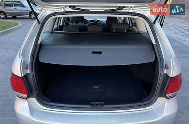 Універсал Volkswagen Golf 2010 в 