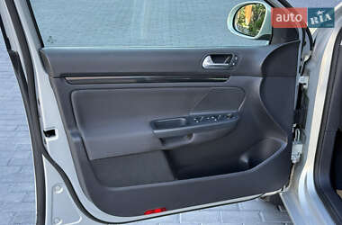 Універсал Volkswagen Golf 2010 в 