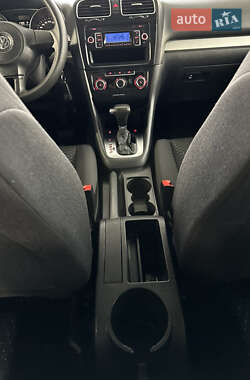 Універсал Volkswagen Golf 2010 в 