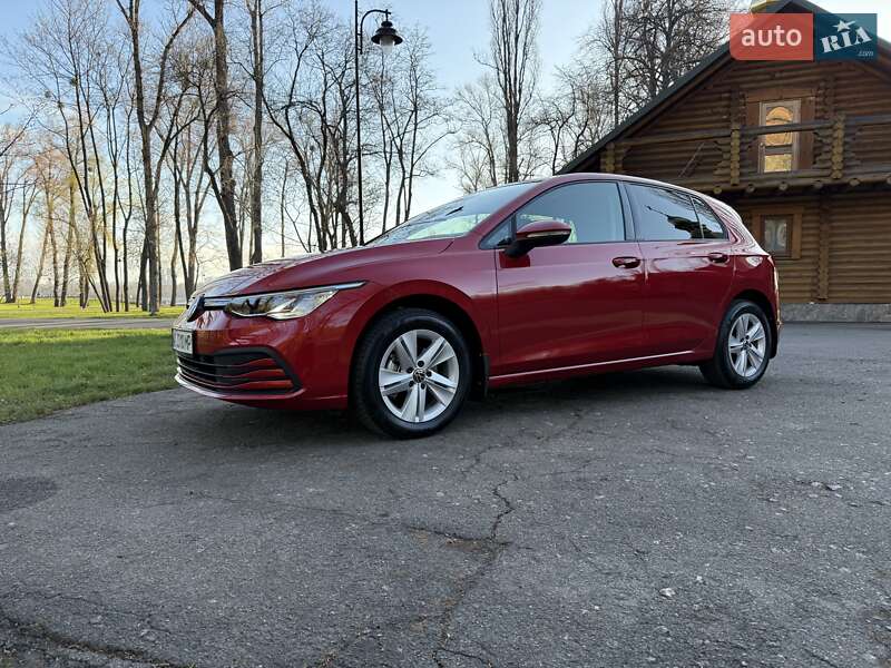 Хэтчбек Volkswagen Golf 2021 в Киеве