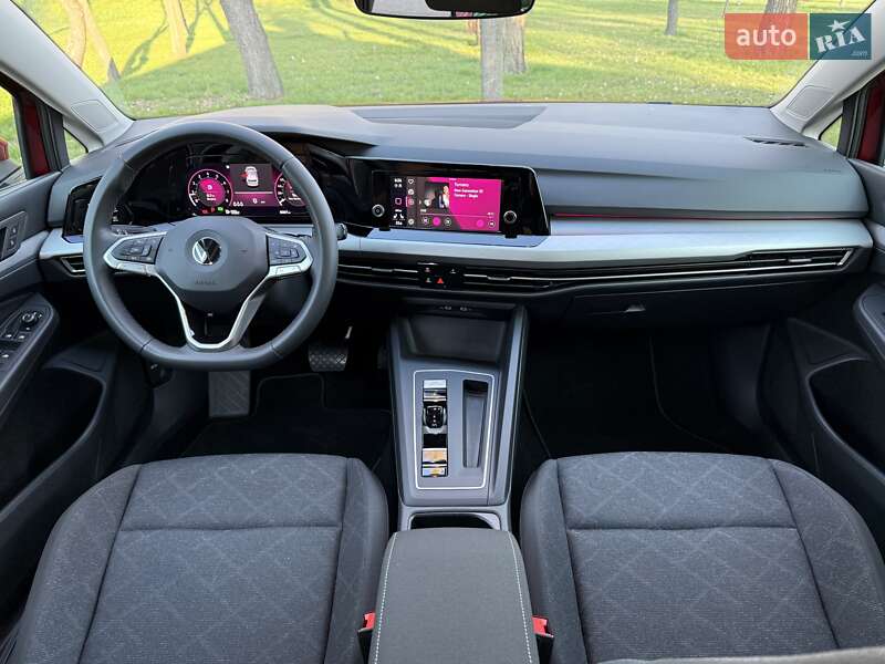 Хэтчбек Volkswagen Golf 2021 в Киеве