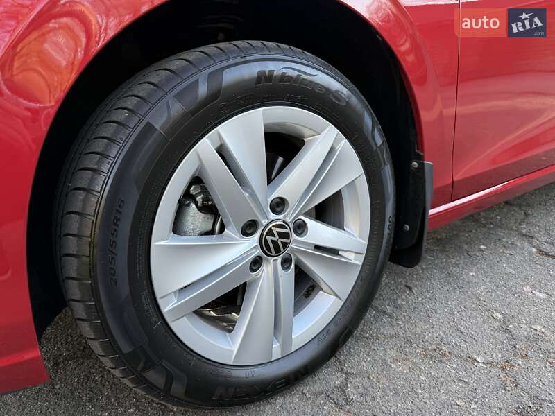 Хэтчбек Volkswagen Golf 2021 в Киеве