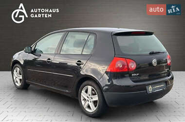 Хетчбек Volkswagen Golf 2004 в Кропивницькому