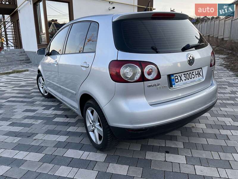 Хетчбек Volkswagen Golf 2005 в Хмельницькому