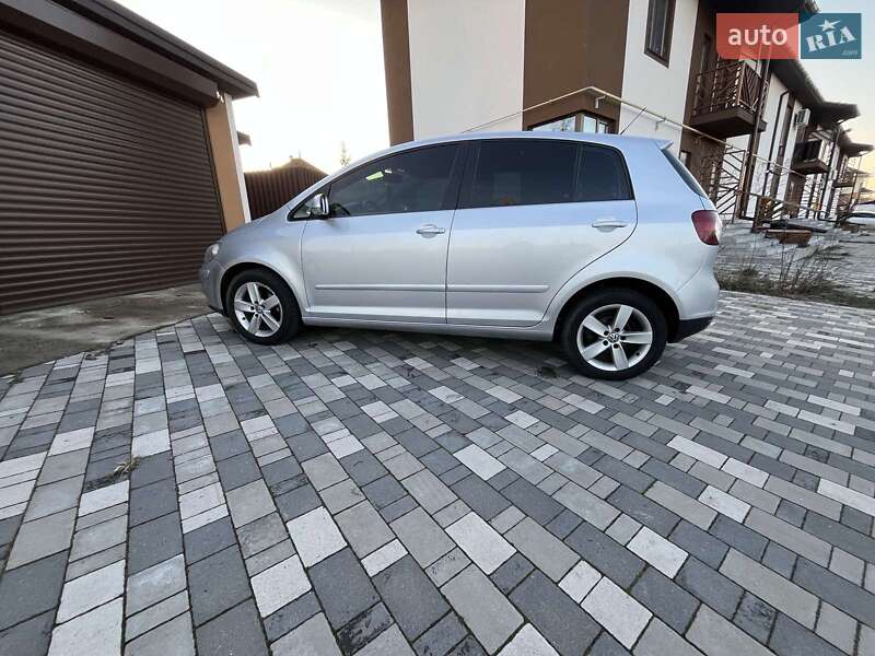 Хетчбек Volkswagen Golf 2005 в Хмельницькому