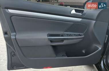 Хэтчбек Volkswagen Golf 2007 в 