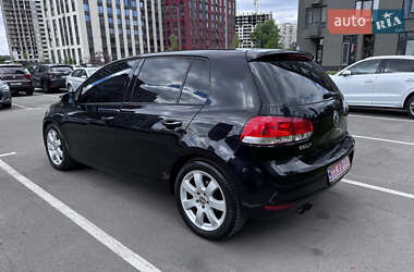Хетчбек Volkswagen Golf 2010 в 