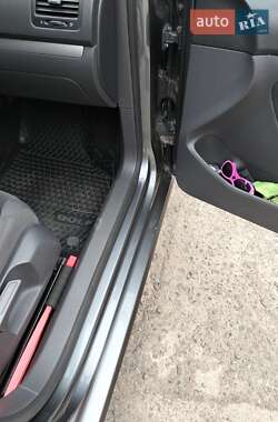 Универсал Volkswagen Golf 2009 в 