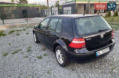Хэтчбек Volkswagen Golf 2003 в 
