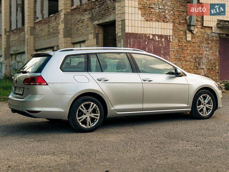 Універсал Volkswagen Golf 2015 в Києві