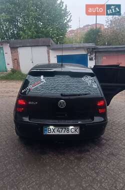Хэтчбек Volkswagen Golf 1998 в 